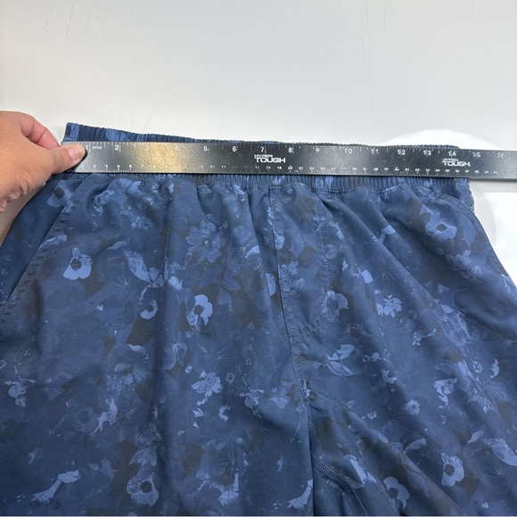 Rhone Shorts Men's Medium Blue Floral Activewear Gym Drawstring Stretch Pockets - Picture 9 of 13